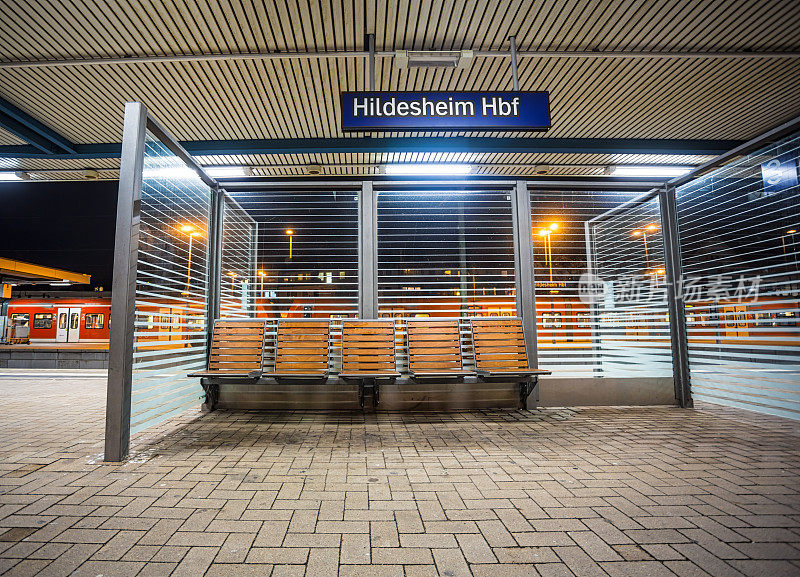 “Hildesheim Hbf”火车站标志